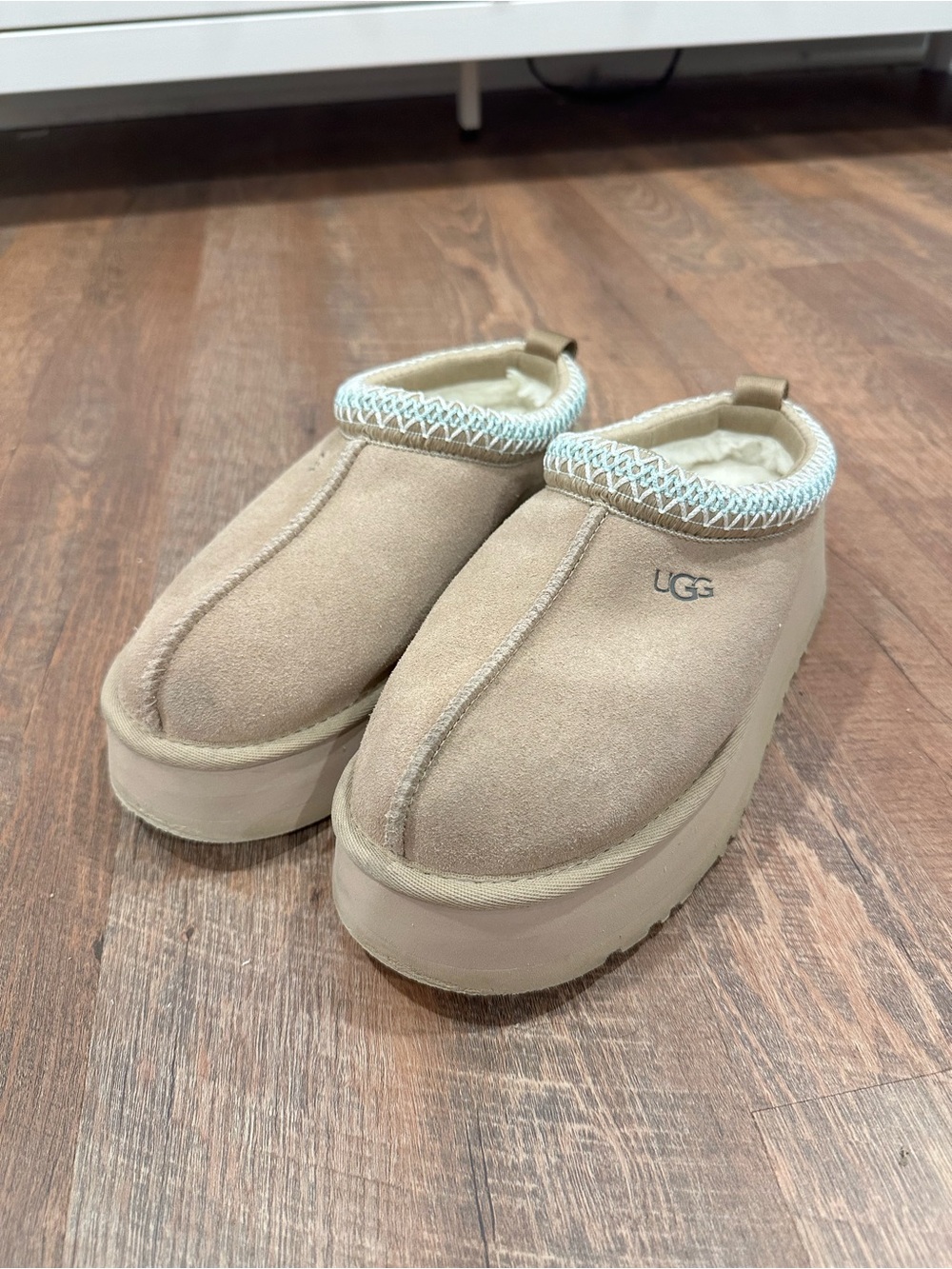 UGG Platform Tan Suede Shearling